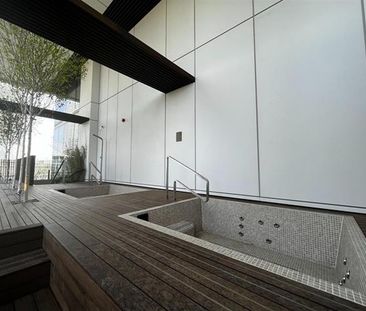 Harcourt Tower, South Quay Plaza - Photo 2