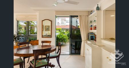 ABSOLUTE RIVERFRONT 3-Bedroom - Photo 2