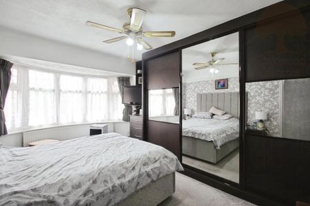 5 bedroom semi-detached house to rent - Photo 2