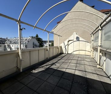 Großartige Dachgeschoßwohnung im Stadtzentrum mit Terrasse! - Photo 2