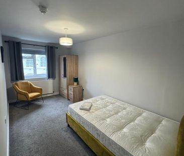 1 bedroom in a house share to rent - Photo 4