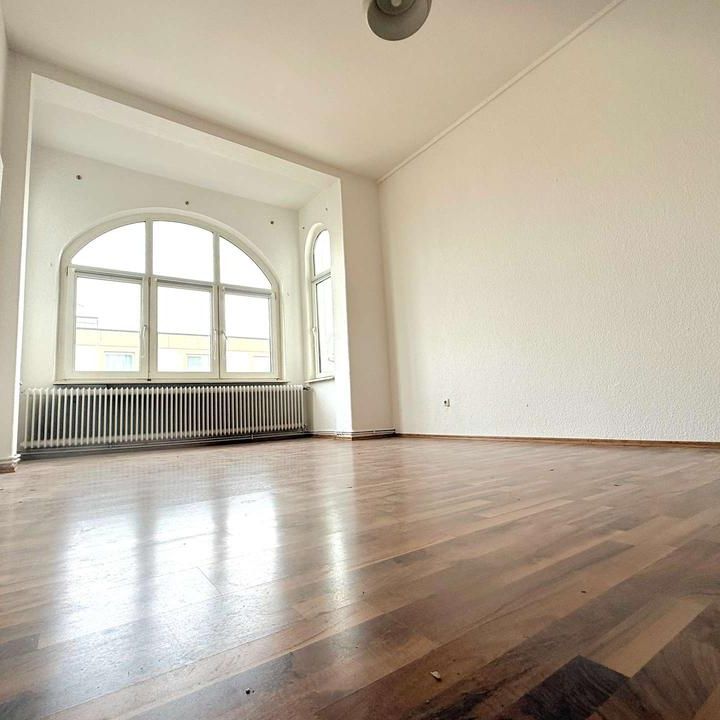 Großzügige Altbauwohnung in der Südstadt - Photo 1