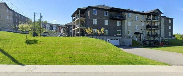 2 CH - 2 SDB - Sherbrooke - $1,575 /mo - Photo 1