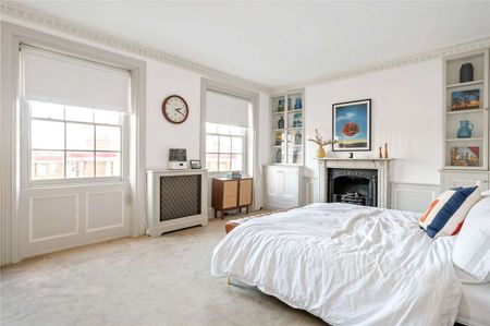 A stylish three double bedroom upper maisonette within the heart of Islington on this quiet residential road. - Photo 4