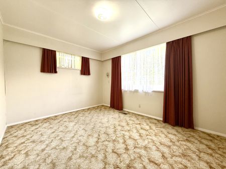 3 Bedroom Home in Heretaunga - Photo 5