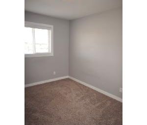 3 Bed 2.5 Bath Duplex Southfort Fort Saskatchewan - Photo 3