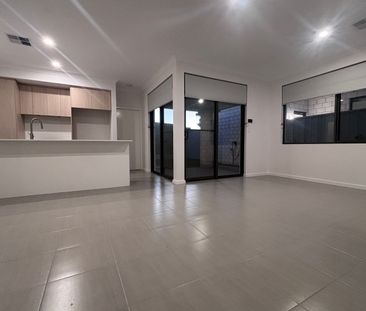 BRAND NEW HIGH QUALITY EXECUTIVE HOMES - WHICH ONE WILL YOU CHOOSE? - Photo 1