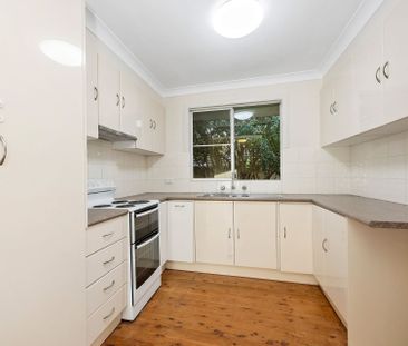 FOR LEASE - Comfortable 3 Bedroom Brick Home - Photo 1