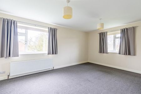 2 bedroom maisonette to rent - Photo 4