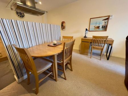 2 bedroom private hall to rent - Photo 2