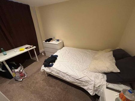 Kisar Court, Salisbury Street, SO15 - Photo 2