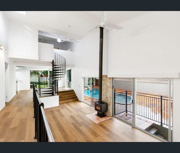 Central Noosa Heads location - Walk to Noosa Junction & Hastings St... - Photo 3