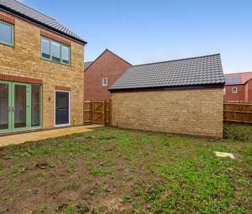 4 bedroom detached house to rent - Photo 1