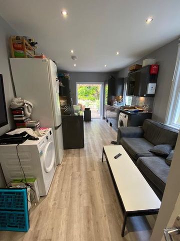 Room in a Shared House, Surrey Quays, SE8 - Photo 3