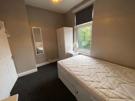 St Ann's Mount (room 2), Burley, Leeds - Photo 5