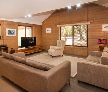 Partly Furnished 3x2 Bush Retreat - Photo 2