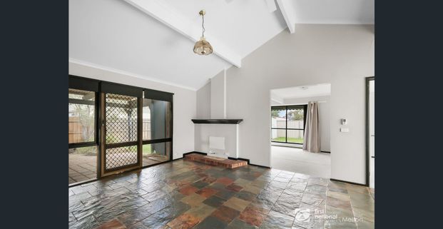 Charming Family Home in Convenient Mewlton West Location - Photo 1