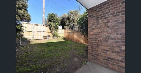 2/58 Sharps Rd, Tullamarine, Vic 3043 - Photo 2
