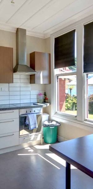 Modern Furnished Studio Room - Photo 1