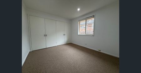 Quiet, Modern 2-Bedroom Unit in the Heart of Bundoora - Photo 3