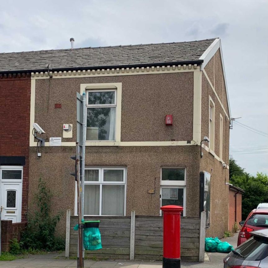 Plodder Lane, Bolton - Photo 1