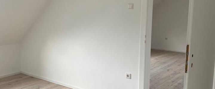 Wuppertal: Freundliche 2-Zimmer-Dachgeschosswohnung im Altbau - Foto 1