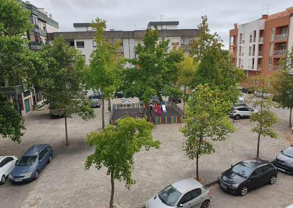 Apartamento T3 situado na zona residencial da Forca, em Aveiro.
