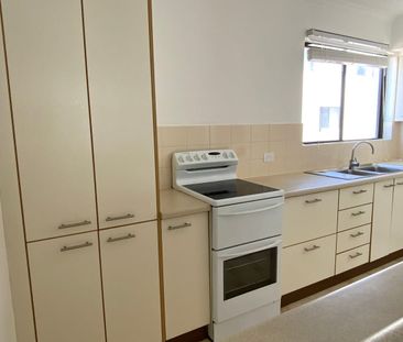 Merewether Beach 2 Br Townhouse. - Photo 6