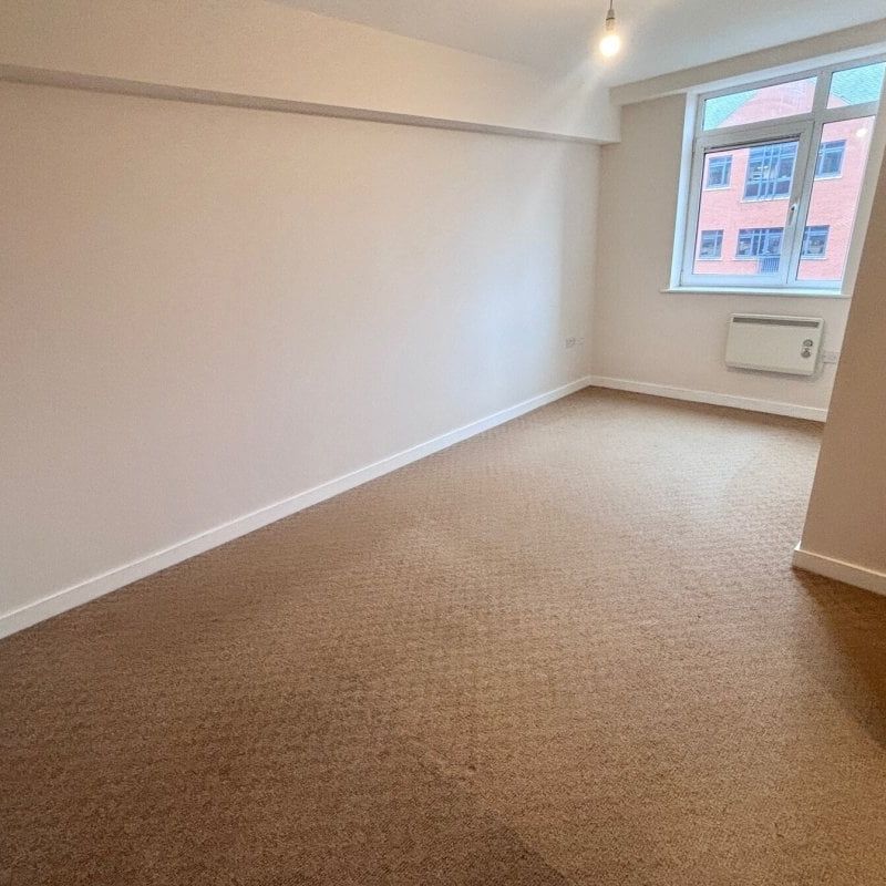 High Street - Photo 1