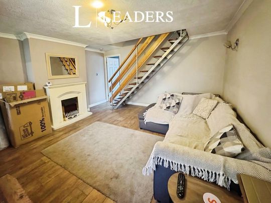 3 bedroom semi-detached house to rent - Photo 1