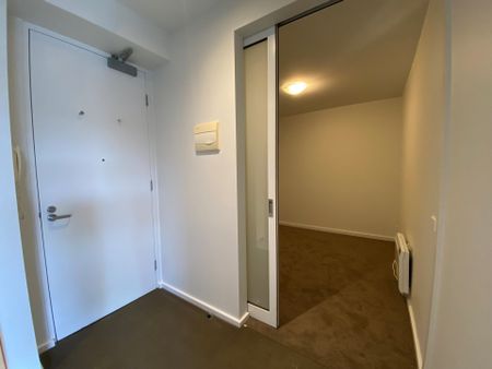 Sophisticated Apartment in a Prime Position - Photo 2