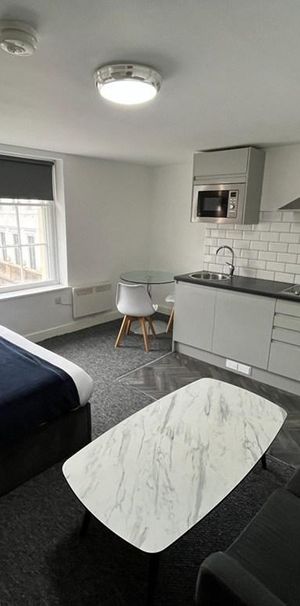 Studio to rent - Photo 1