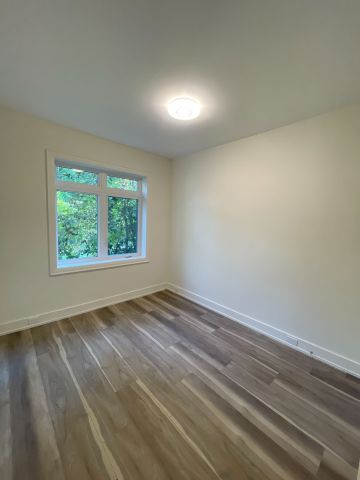 For Lease - 263 Barrie Street Unit# 8, Bradford West Gwillimbury, Ontario - Photo 2