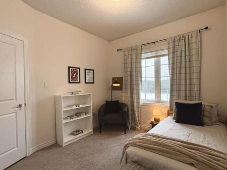 For Lease - 122 Coronation Road, Whitby, Ontario - Photo 4