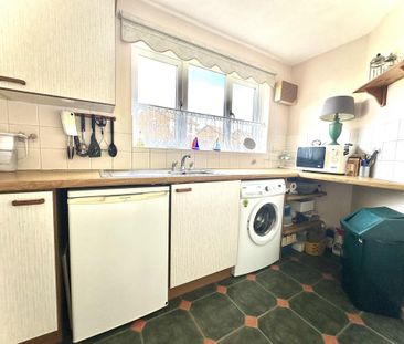 3 bedroom end of terrace house to rent - Photo 6