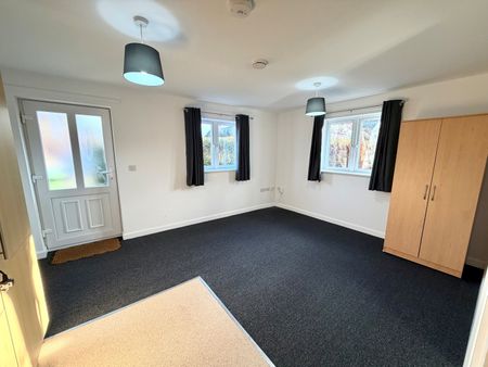 High Street, Didcot - Photo 2