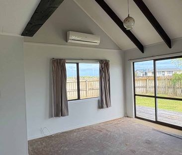 Upstairs Downstairs - Photo 1