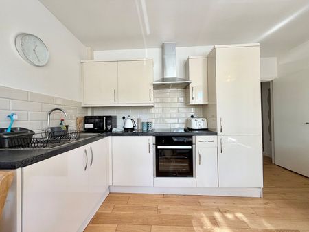 Christchurch Road, Bournemouth, - Photo 4