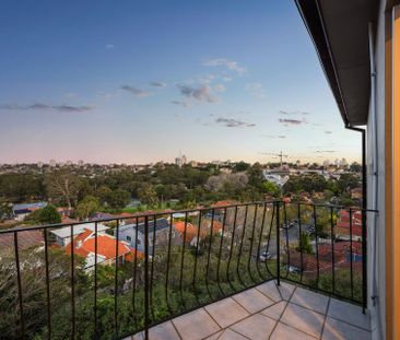 Panoramic views, village convenience and immaculate interiors - Photo 5