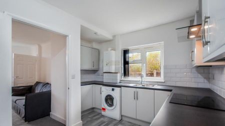 2 bedroom terraced house to rent - Photo 5