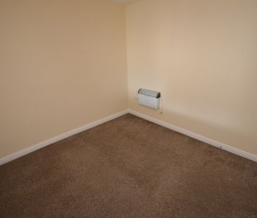 1 Bedroom FIrst Floor Flat - Photo 6