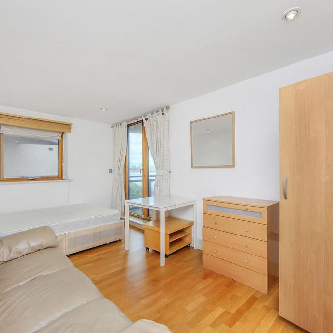 1 bedroom in a flat share to rent - Photo 1