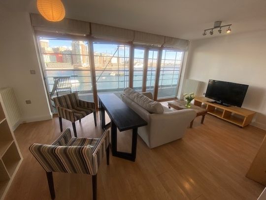 1 Bed Flat, London, E16 - Photo 1