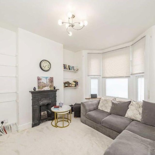 2 Bed Terraced House, Fearon Street, SE10 - Photo 1