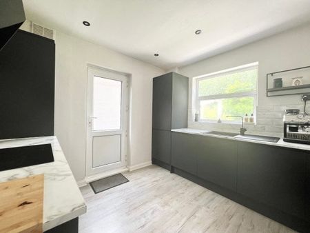 Fernwood Crescent, Wollaton, NG8, Property for rent - Photo 4