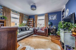 1 Waverley Grove, Southsea - Photo 2