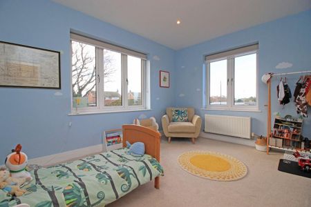 5 bedroom detached house to rent - Photo 4