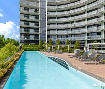 FULLY FURNISHED AT THE "MANHATTAN" - Photo 2