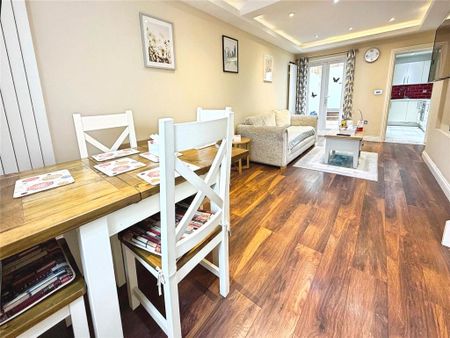 3 bedroom terraced house to rent - Photo 4