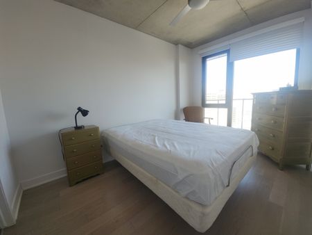 Condo meublé au cœur de Ville-Marie – vue, balcon et services premium - Photo 5